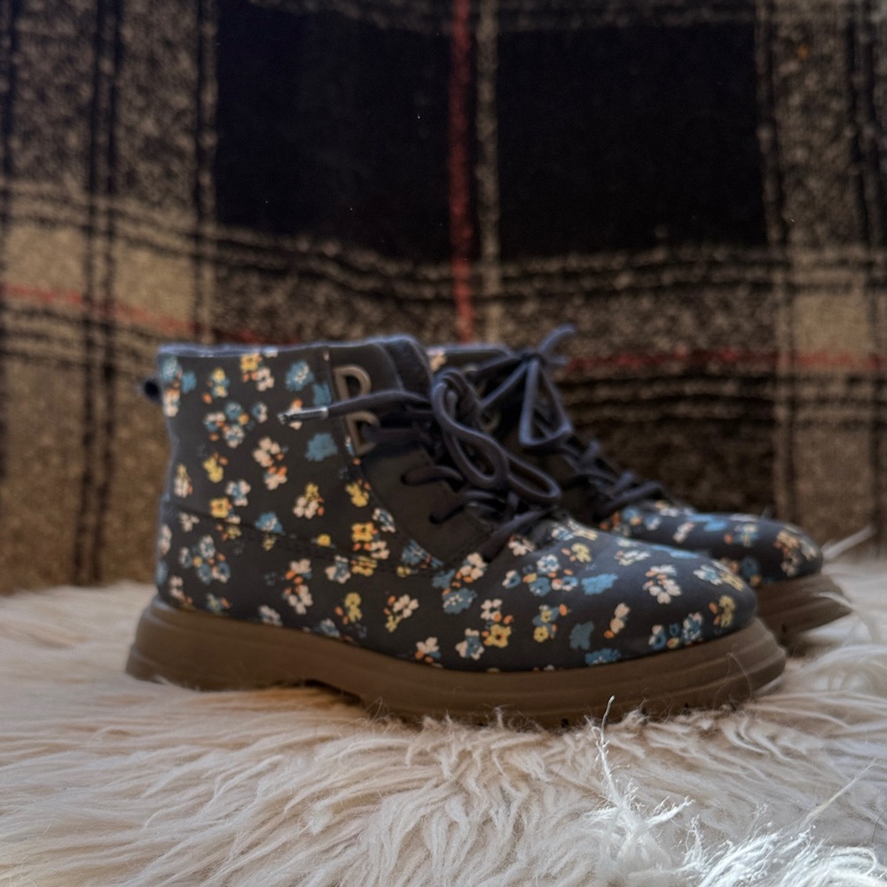 OshKosh B'gosh Navy Floral Chunky Lace Up Boots Girls